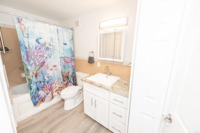 745 east bradley Avenue 111, El Cajon, CA 92021