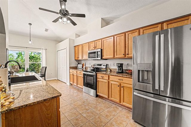 10118 CLEGHORN DRIVE, San Antonio, FL 33576