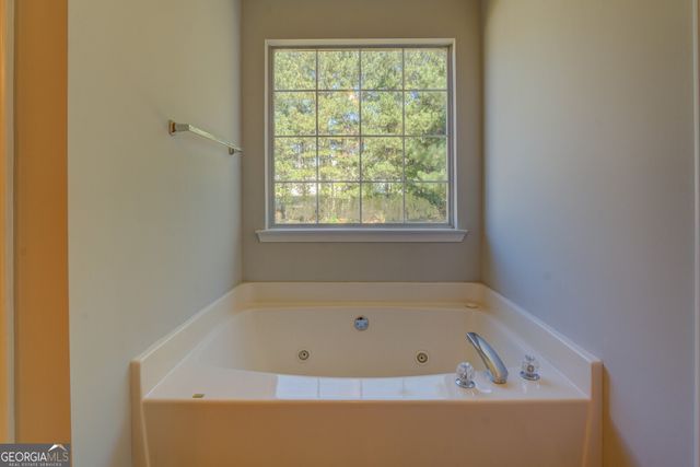 2404 Lake Cove Court, Lithonia, GA 30058