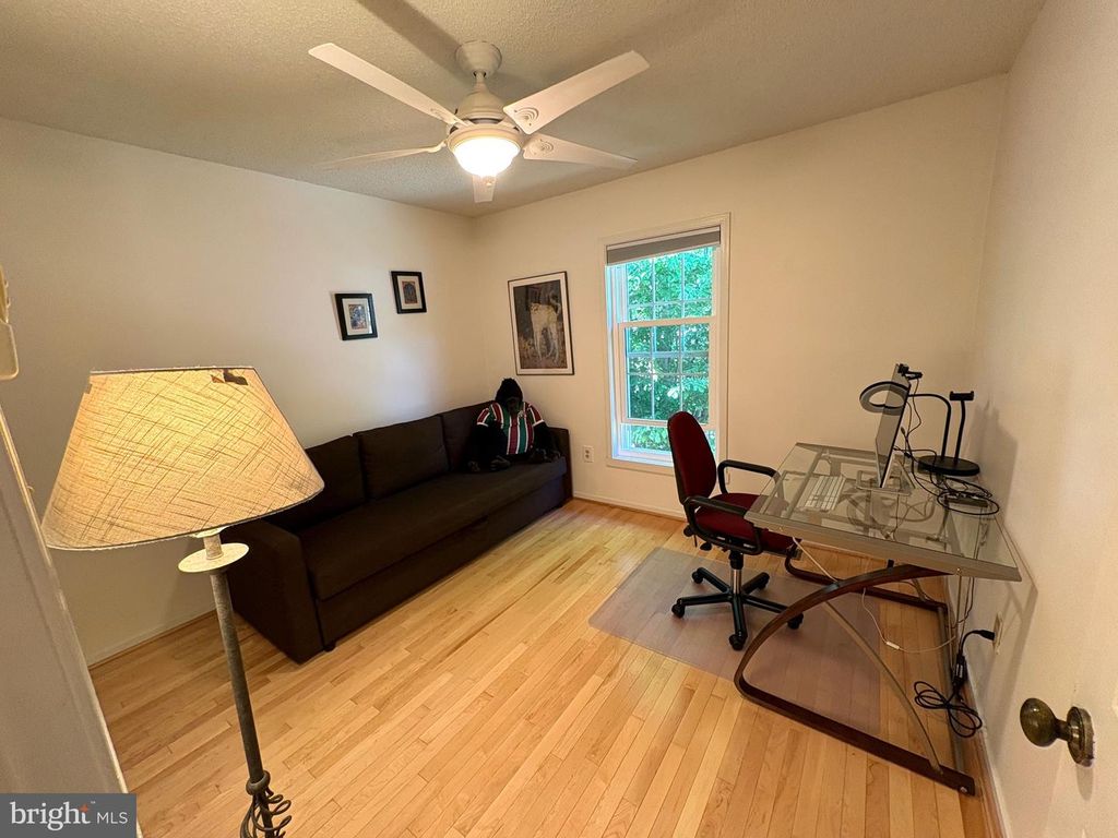 Image 17 of property listing at 117 EASTMOOR DR, Silver Spring, MD 20901