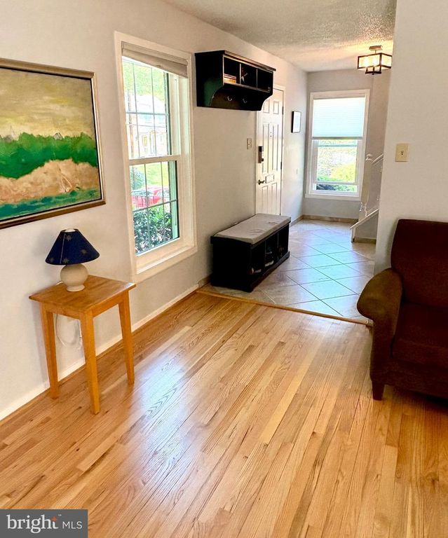 Image 4 of property listing at 117 EASTMOOR DR, Silver Spring, MD 20901