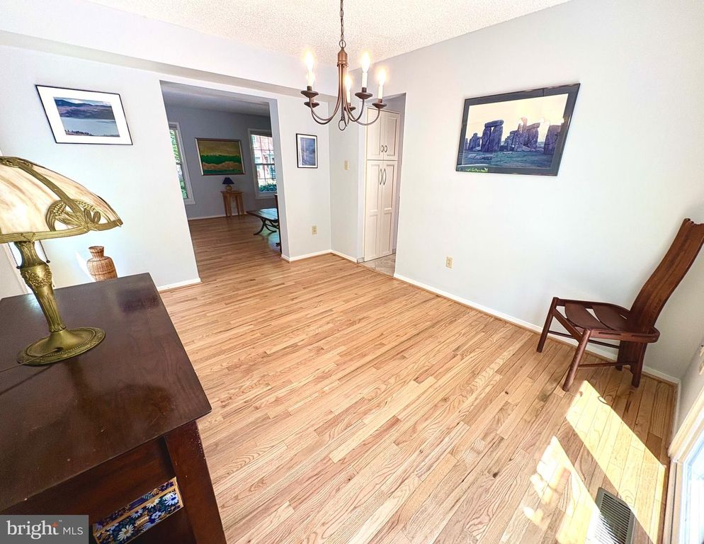 Image 5 of property listing at 117 EASTMOOR DR, Silver Spring, MD 20901