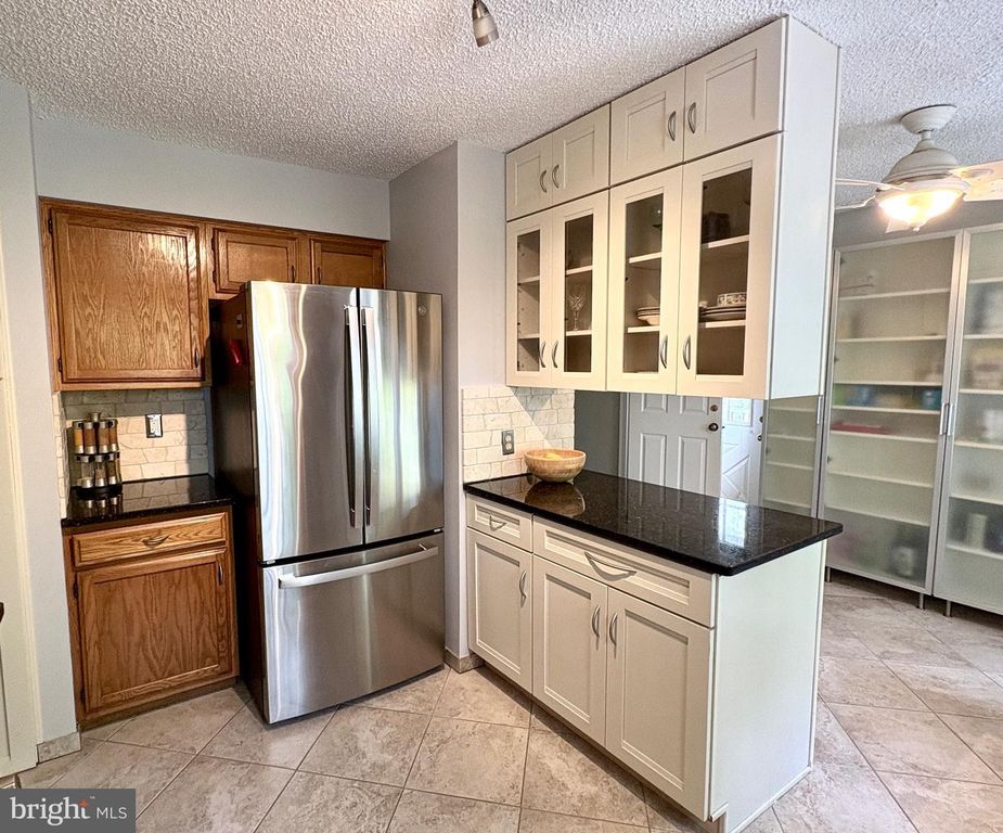 Image 9 of property listing at 117 EASTMOOR DR, Silver Spring, MD 20901