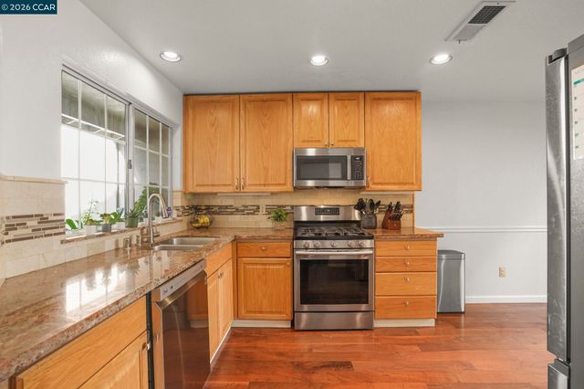 134 Caprice Circle, Hercules, CA 94547