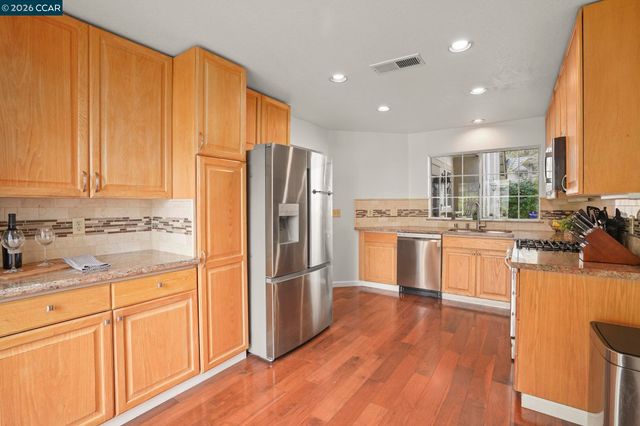 134 Caprice Circle, Hercules, CA 94547