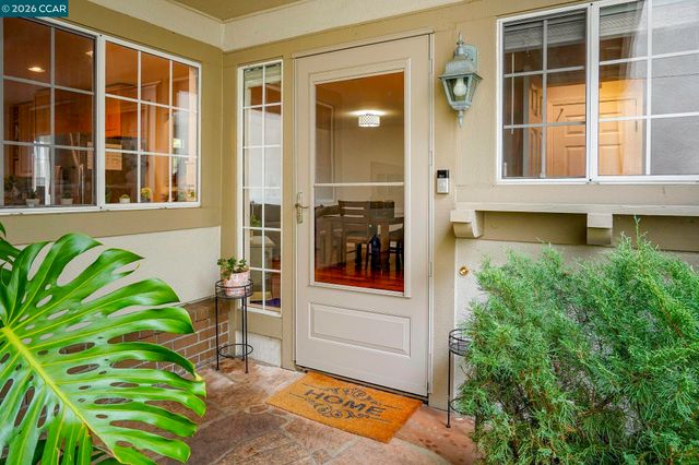 134 Caprice Circle, Hercules, CA 94547