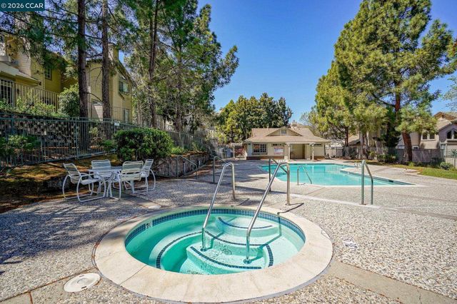 134 Caprice Circle, Hercules, CA 94547