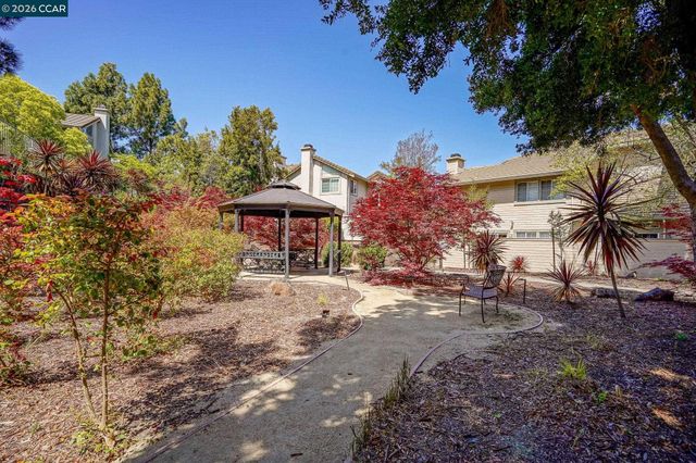 134 Caprice Circle, Hercules, CA 94547