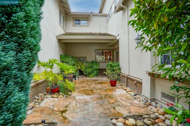 134 Caprice Circle, Hercules, CA 94547