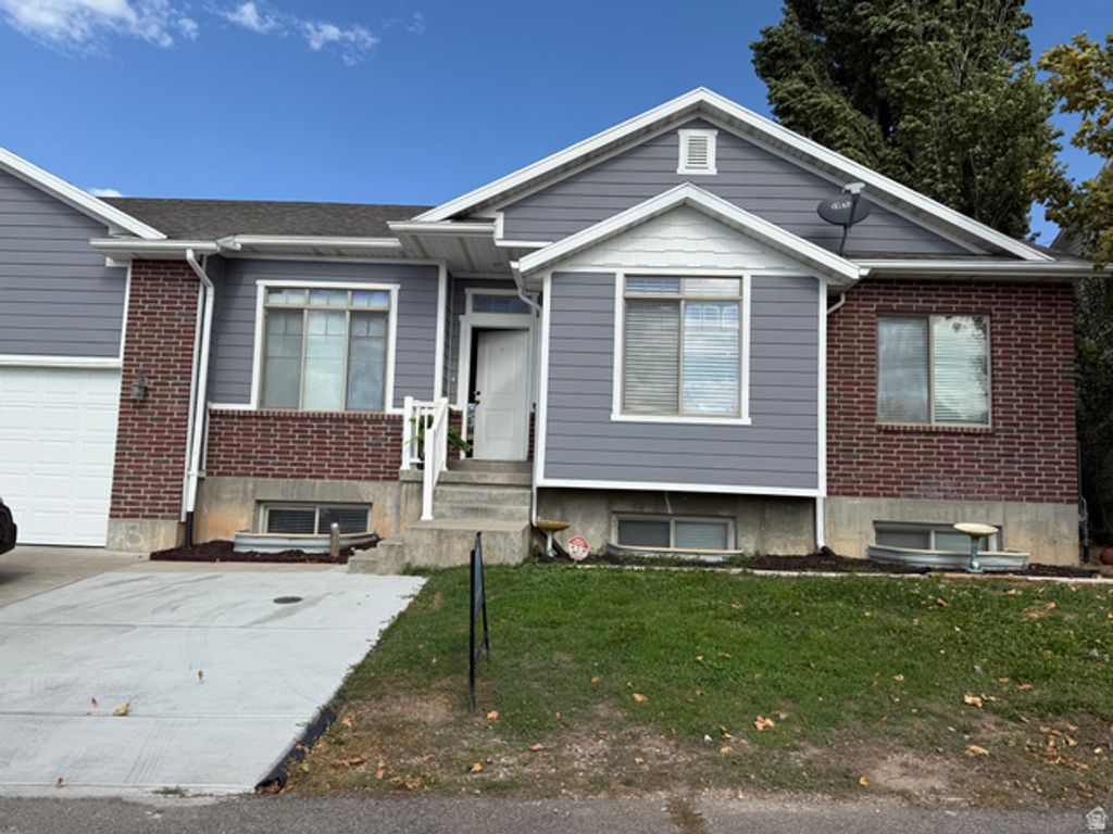 156 W 300 N, Clearfield, UT 84015