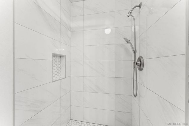 2134 Via Robles, Oceanside, CA 92054