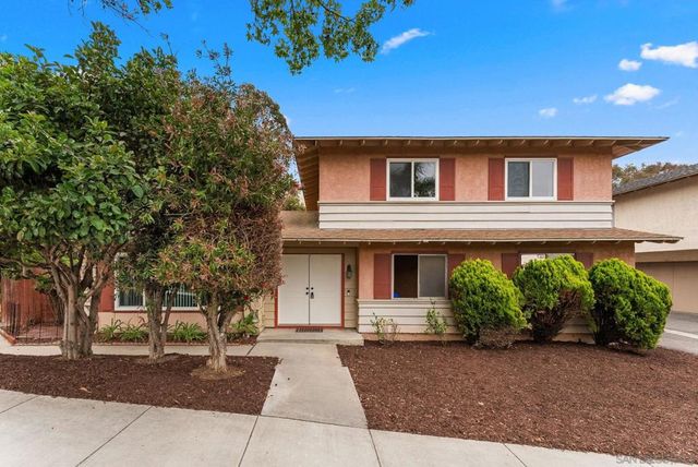 2134 Via Robles, Oceanside, CA 92054