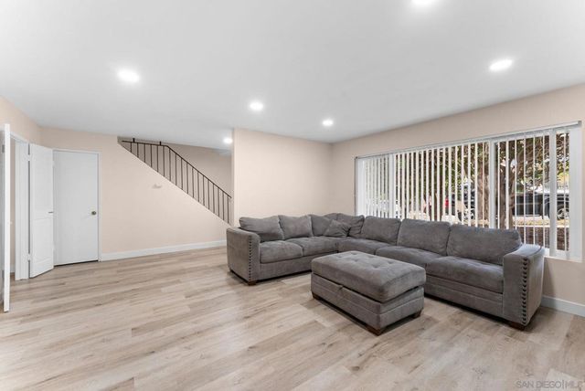 2134 Via Robles, Oceanside, CA 92054