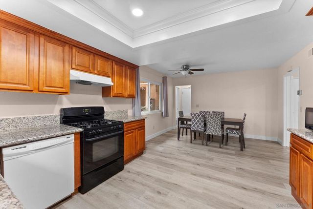 2134 Via Robles, Oceanside, CA 92054