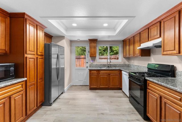 2134 Via Robles, Oceanside, CA 92054