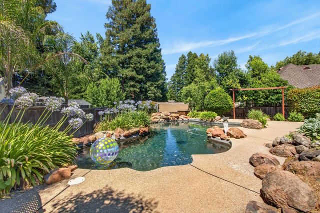109 Pradera Ct, Folsom, CA 95630