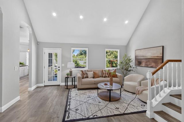 109 Pradera Ct, Folsom, CA 95630