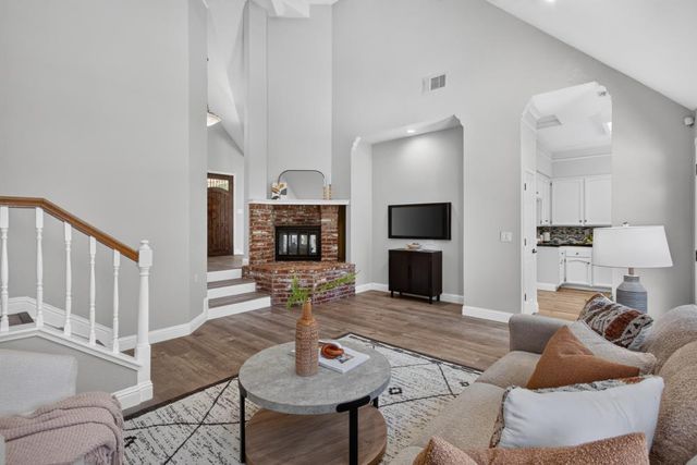 109 Pradera Ct, Folsom, CA 95630
