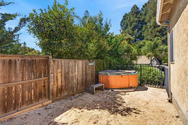 109 Pradera Ct, Folsom, CA 95630
