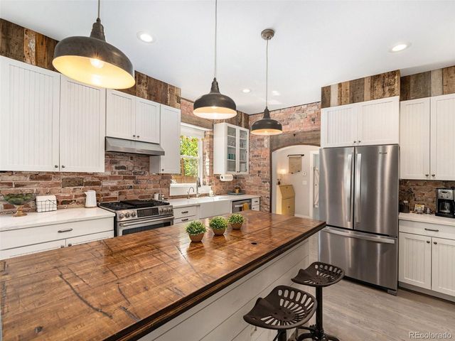 912 Arapahoe St, Golden, CO 80401