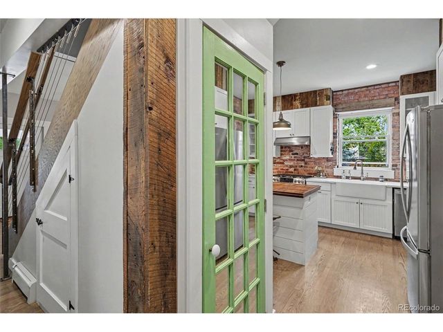 912 Arapahoe St, Golden, CO 80401