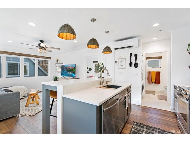 912 Arapahoe St, Golden, CO 80401