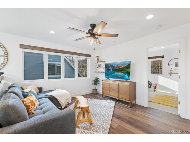 912 Arapahoe St, Golden, CO 80401