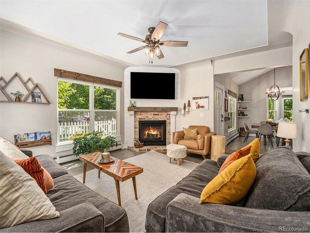 912 Arapahoe St, Golden, CO 80401