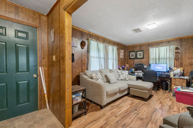 319 Wagon Train Road, Mcrae, AR 72102