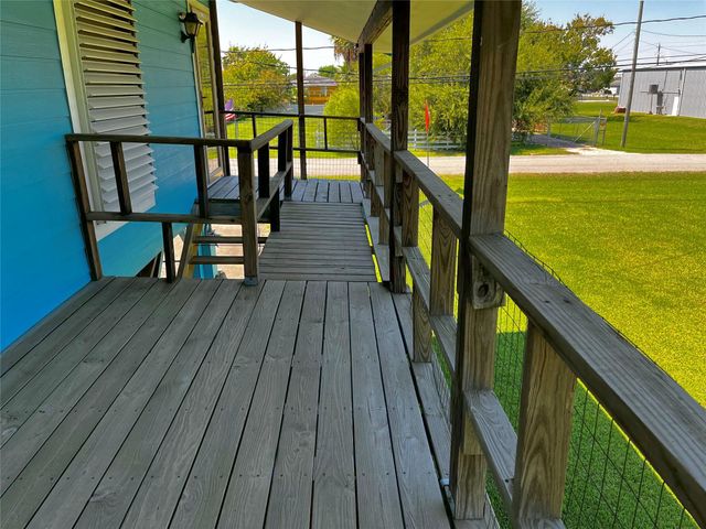 215 12th Street, San Leon, TX 77539