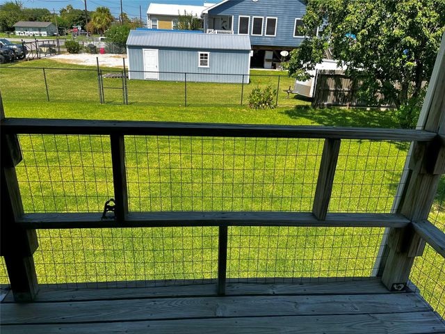 215 12th Street, San Leon, TX 77539