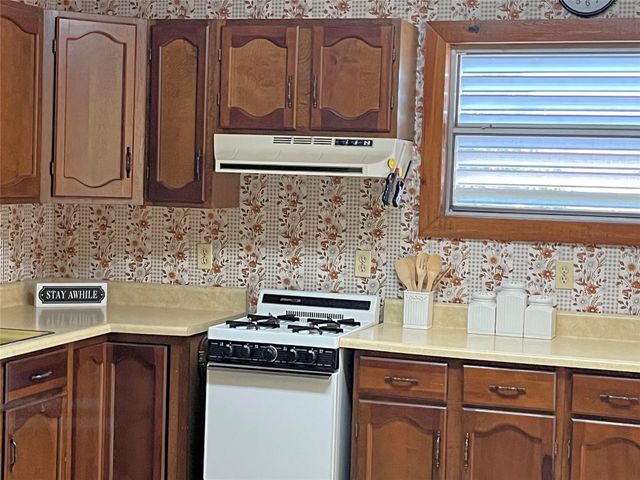 215 12th Street, San Leon, TX 77539