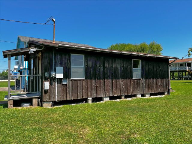 215 12th Street, San Leon, TX 77539