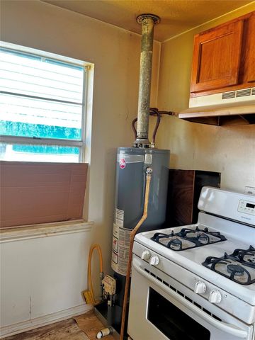 215 12th Street, San Leon, TX 77539