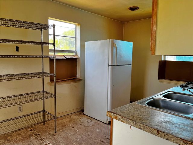 215 12th Street, San Leon, TX 77539