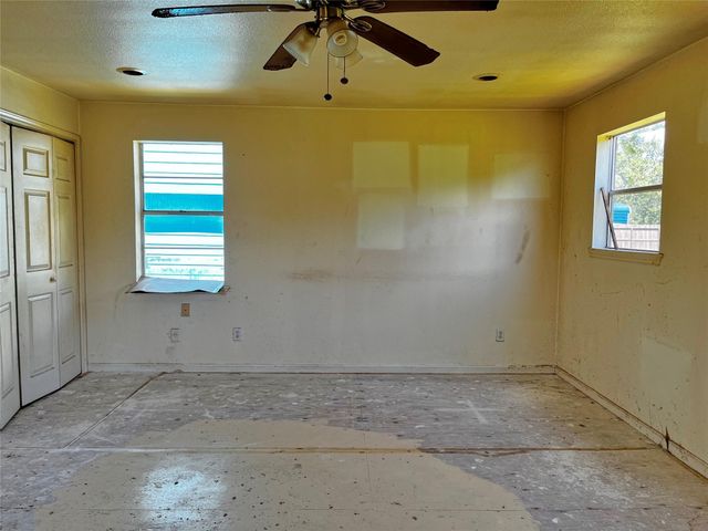 215 12th Street, San Leon, TX 77539