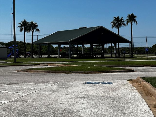 215 12th Street, San Leon, TX 77539