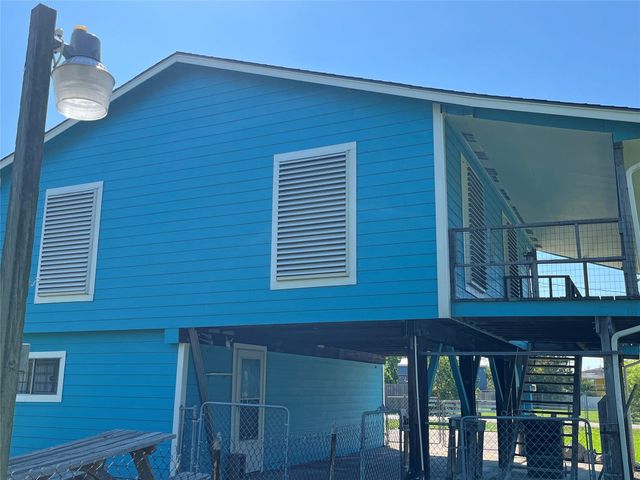 215 12th Street, San Leon, TX 77539