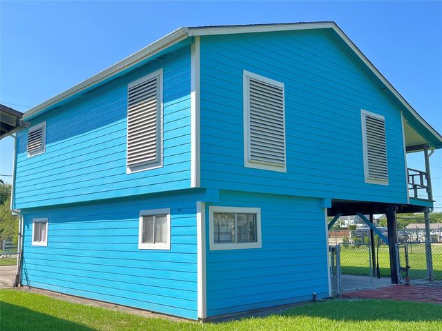215 12th Street, San Leon, TX 77539