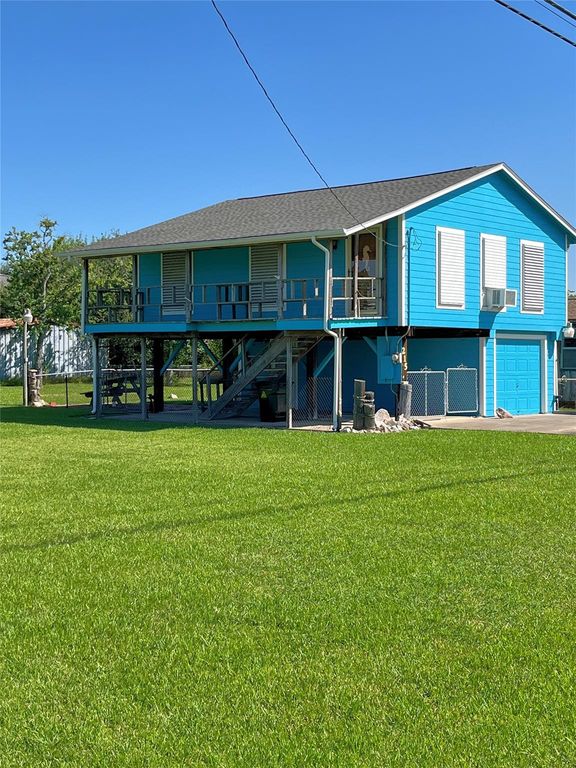 215 12th Street, San Leon, TX 77539