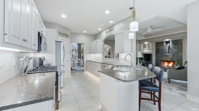 15725 Golden Eagle Cove, Huntertown, IN 46748