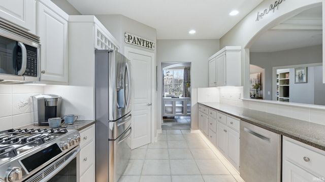 15725 Golden Eagle Cove, Huntertown, IN 46748