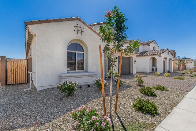 14807 W Soft Wind Drive, Surprise, AZ 85387