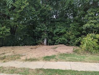 5807 South Cloverdale Lane, Battlefield, MO 65619