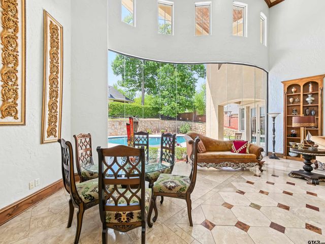 7105 Walden Dr, Tyler, TX 75703