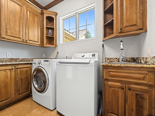 7105 Walden Dr, Tyler, TX 75703