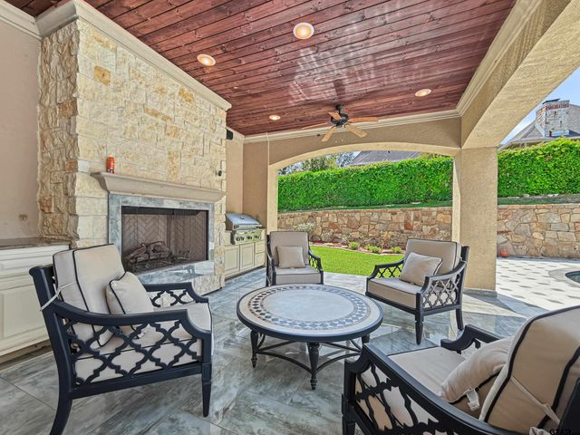 7105 Walden Dr, Tyler, TX 75703