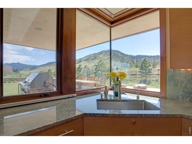 335 Lee Hill Dr, Boulder, CO 80302