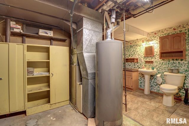 1356 SPRINGDALE Drive, Clinton, IA 52732