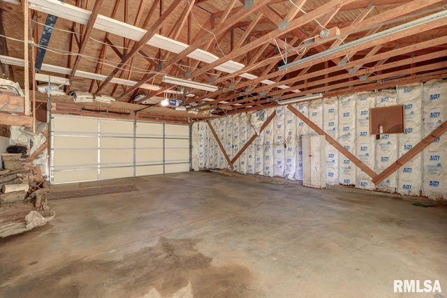 1356 SPRINGDALE Drive, Clinton, IA 52732